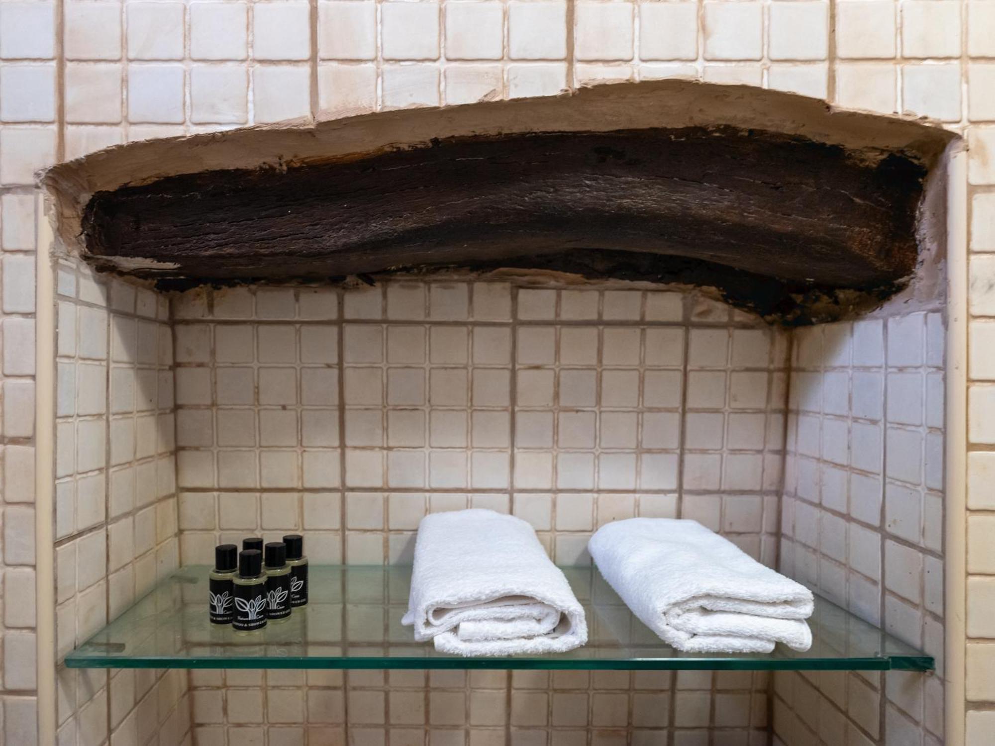 Ornus Traditional House Orne Екстериор снимка