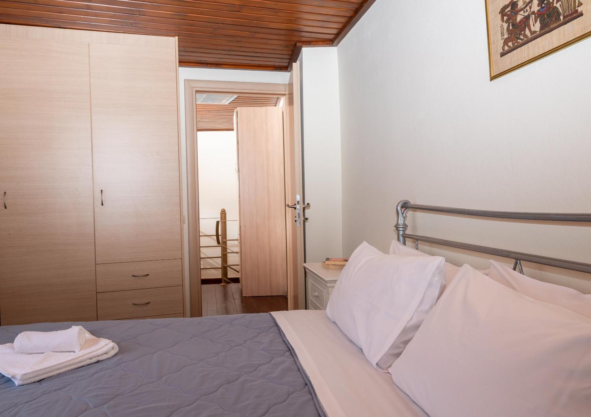 Ornus Traditional House Orne Екстериор снимка